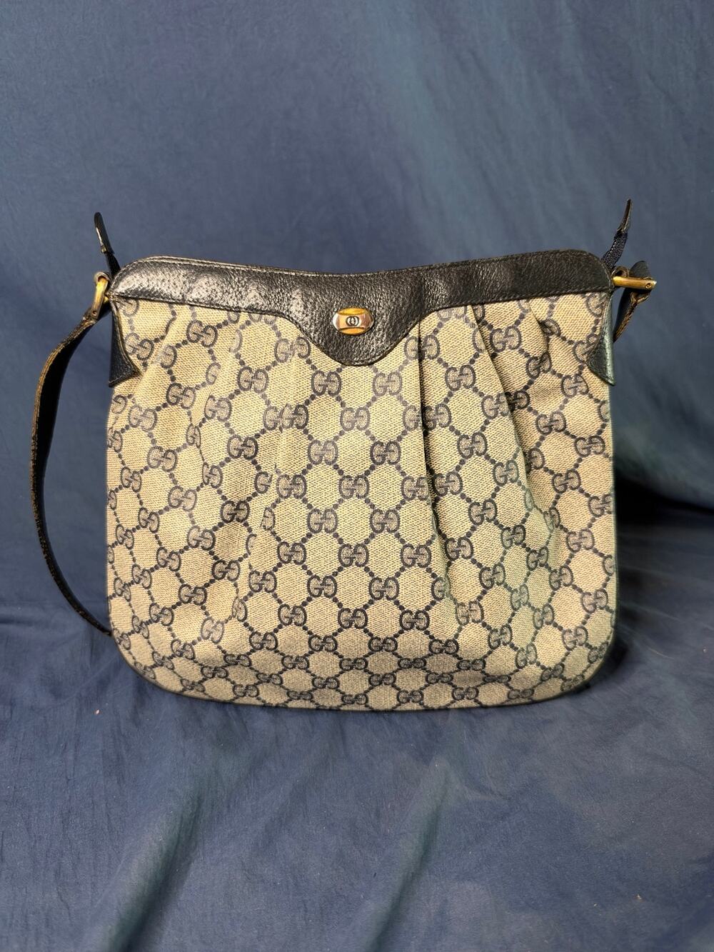 Vintage Gucci GG Supreme Monogram Canvas Leather Shoulder Bag Authenticated